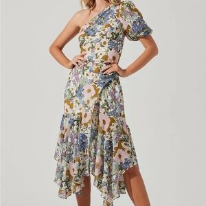 Astr One-Shoulder Floral Dress in Multicolor